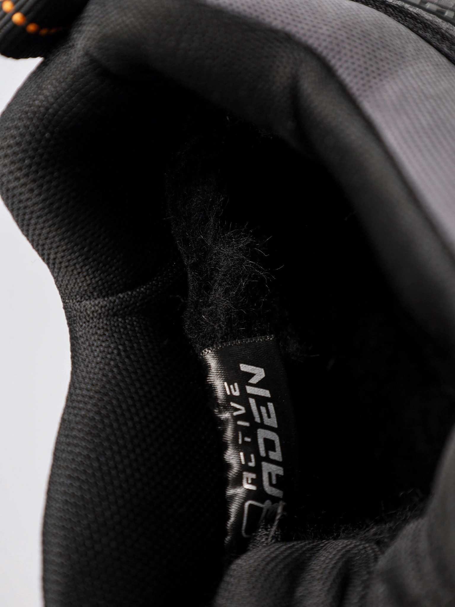 Кроссовки серого цвета текстильные на рельефной подошве